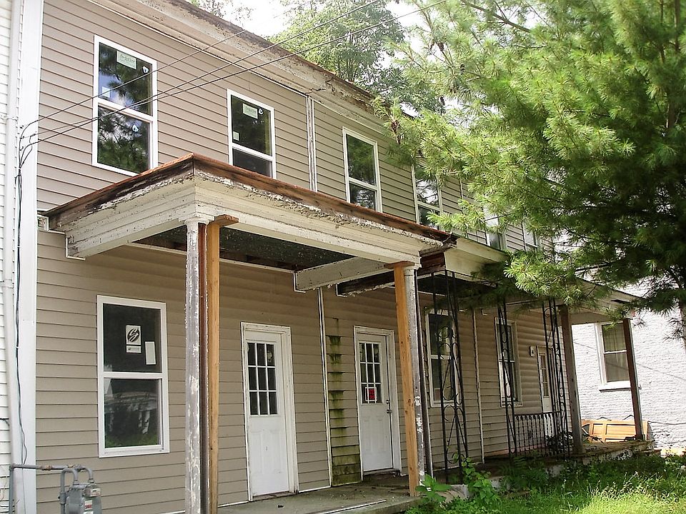 1st image of 324 W Second St