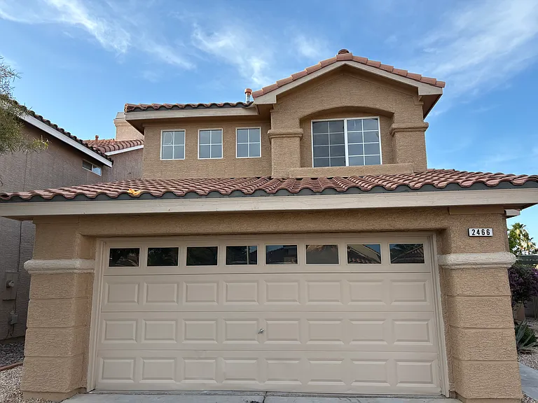 2466 Avenida Cortes — Photo 10