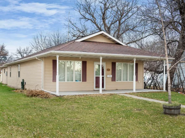 1608 Dyke Ave, Grand Forks, ND 58203