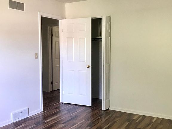 3rd image of 719 Sabrina Dr