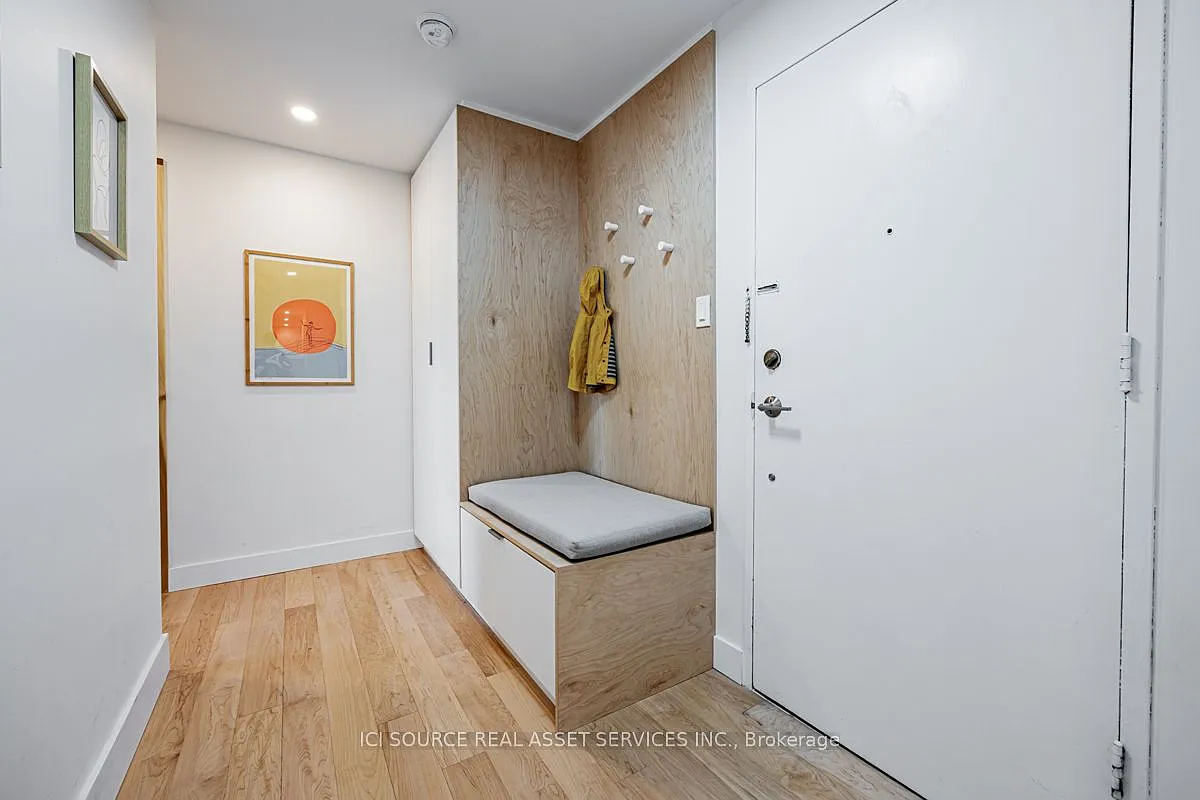 Building Photo - 5 Old Sheppard Ave #204