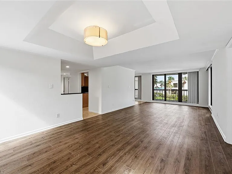 4551 Gulf Shore Blvd N #200 — Photo 6