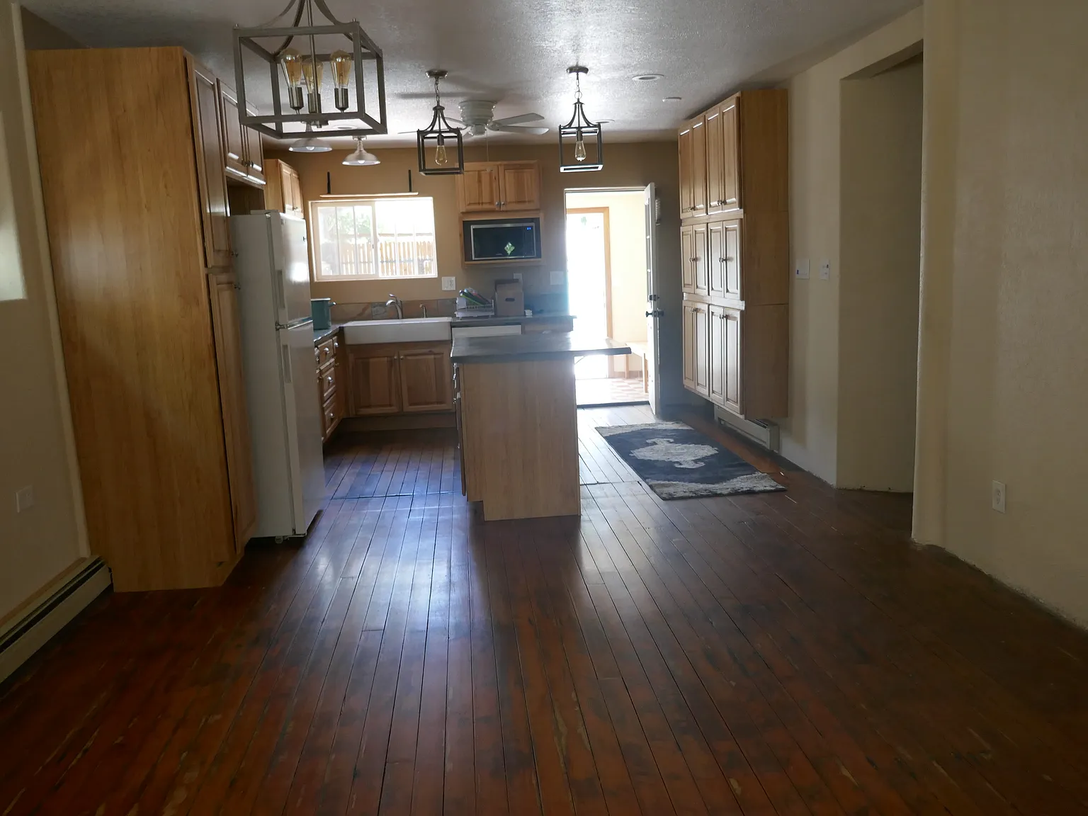 2 bed, 1445 sqft, $1,950 — Photo 3