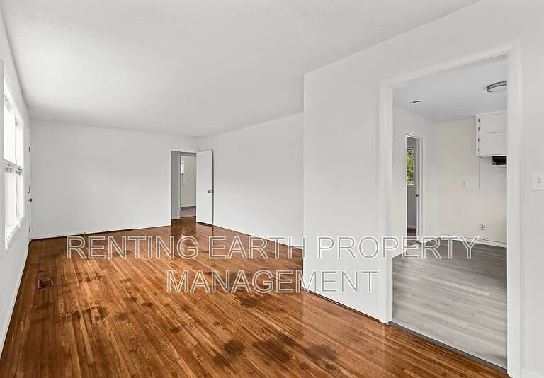 6715 Court N — Photo 14