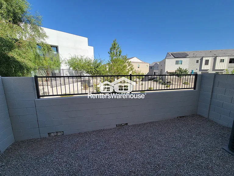 2264 W Harmont Dr — Photo 9
