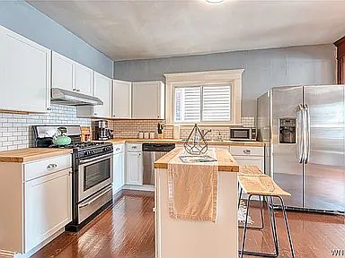 2nd image of 338 Richmond Ave #2