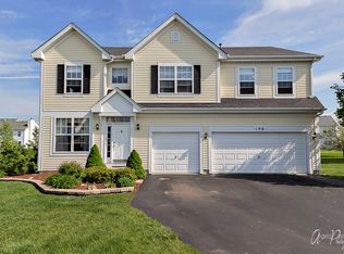 198 W Arden Ln, Round Lake, IL 60073