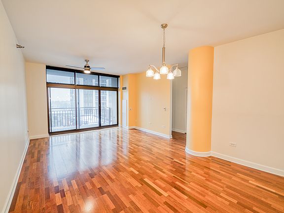 4th image of 1322 S Prairie Ave Unit 604
