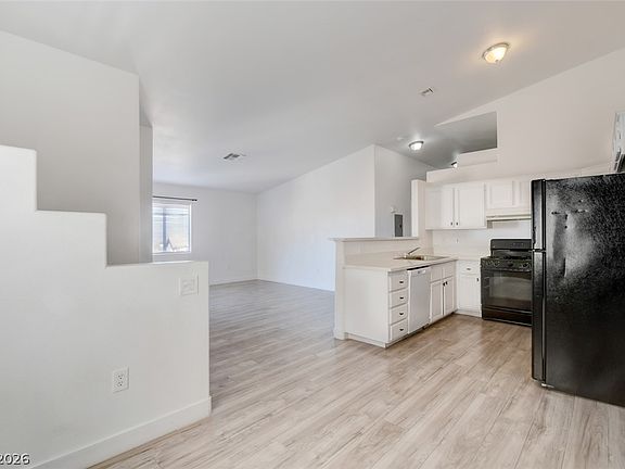 3rd image of 2110 Los Feliz St Unit 2084