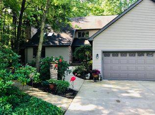 14213 Eureka Rd, Columbiana, OH 44408