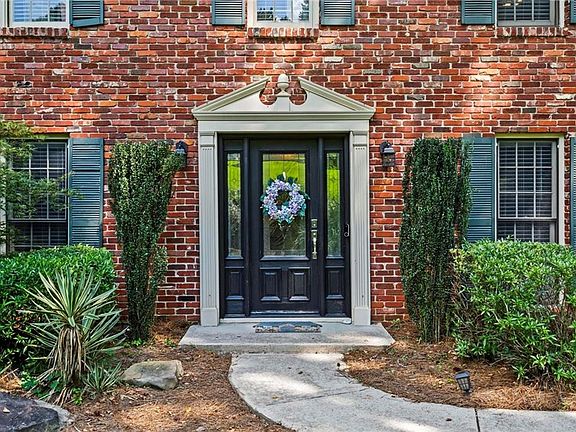 4th image of 2720 Country Ln