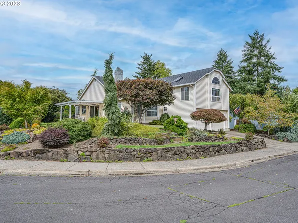5345 NW Edgebrook Pl, Portland, OR 97229