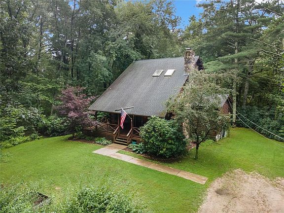 3rd image of 4 Wood River Dr