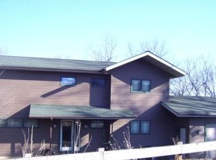 14 Windflower Rdg, Mazomanie, WI 53560