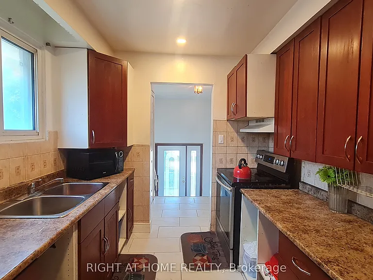 55 Littleleaf Dr #UPPER — Photo 11