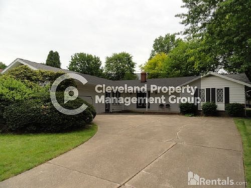 1st image of 332 Royal Oak Blvd