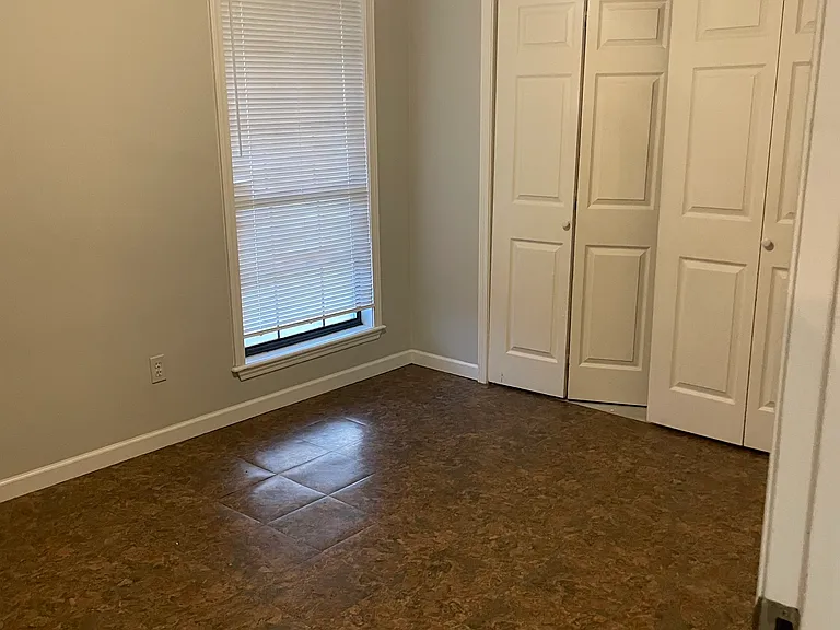 128 Red Rose Dr — Photo 6