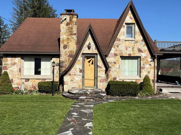 3987 Cortland Dr, New Paris, PA 15554