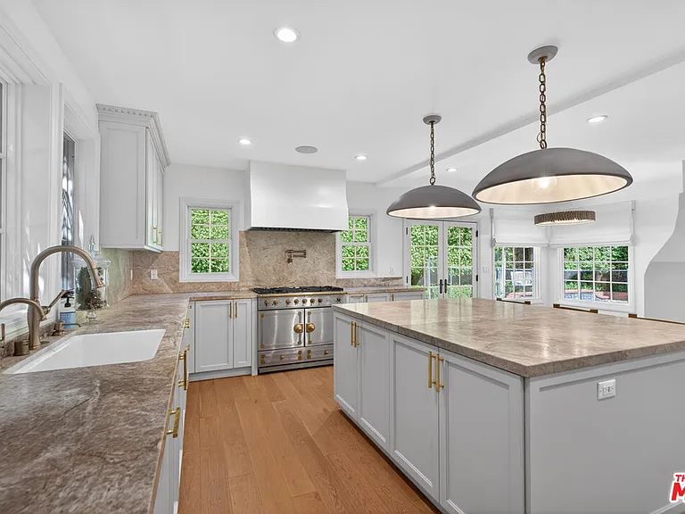 462 Warner Ave — Photo 25