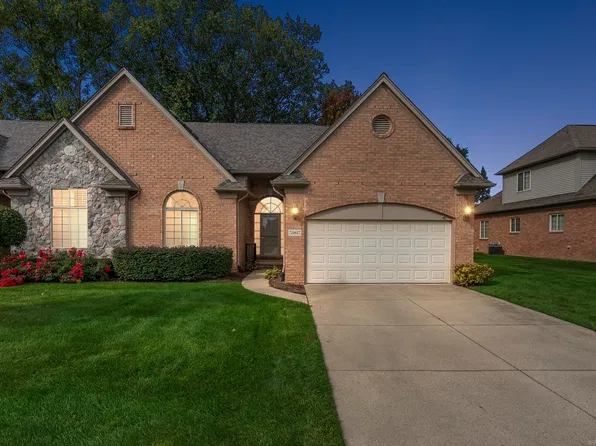 51817 Stoneridge Dr, Shelby Township, MI 48316