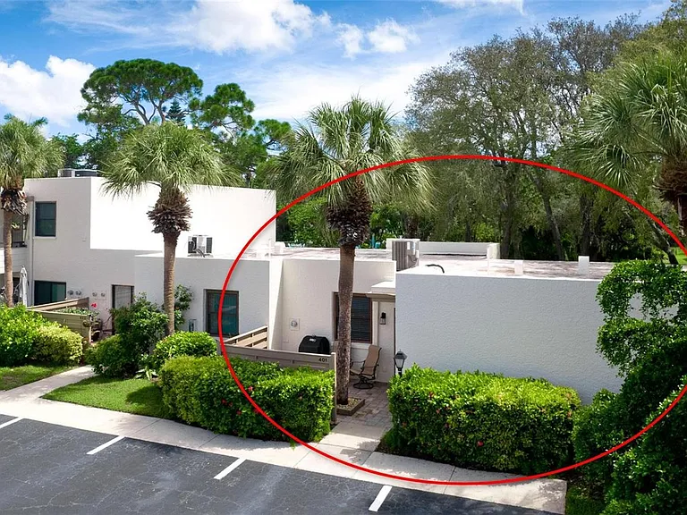 401 Palm Tree Dr — Photo 11