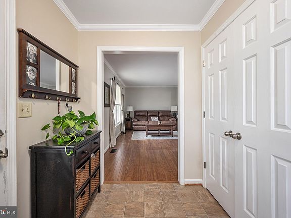 4th image of 5 Adler Ln