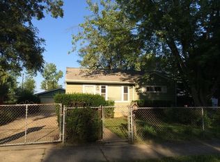 2817 N Pine St, Waukegan, IL 60087