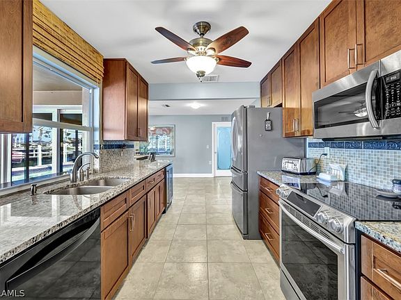 5th image of 1229 SW 54th St