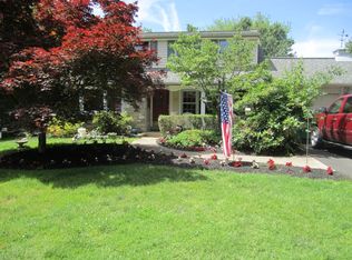 1712 Winding Dr, North Wales, PA 19454