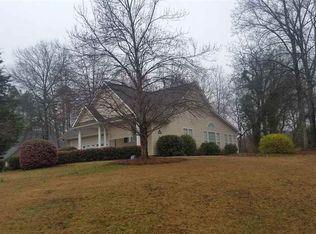 200 Winterberry Ln, Seneca, SC 29678