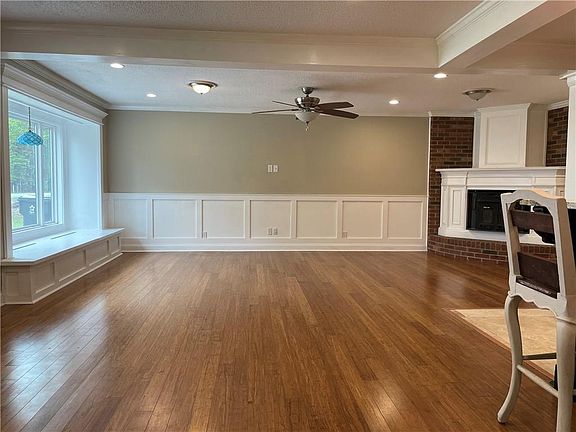 2nd image of 738 Pine Haven Cir