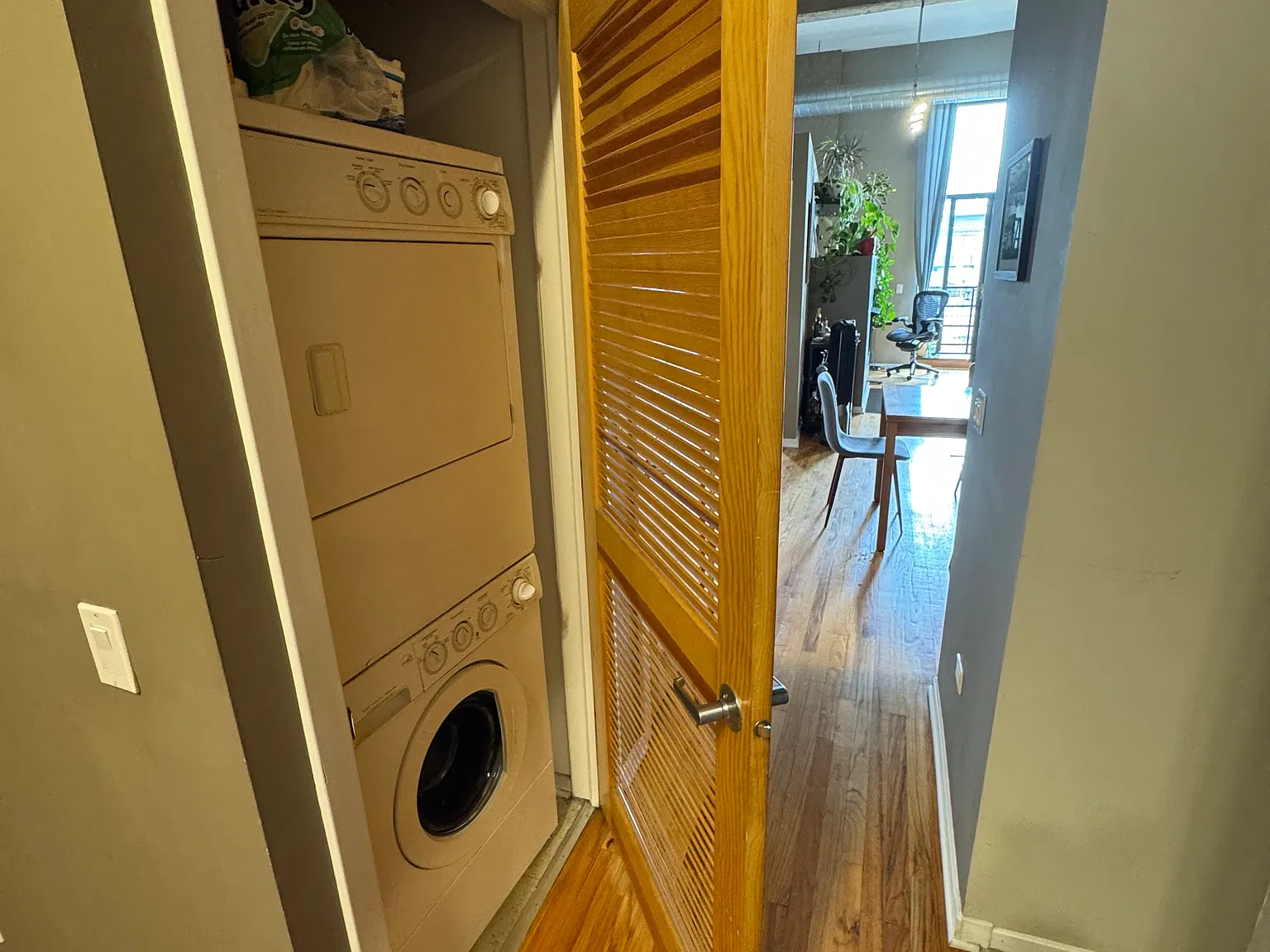 2 bed, 1300 sqft, $2,800 — Photo 3