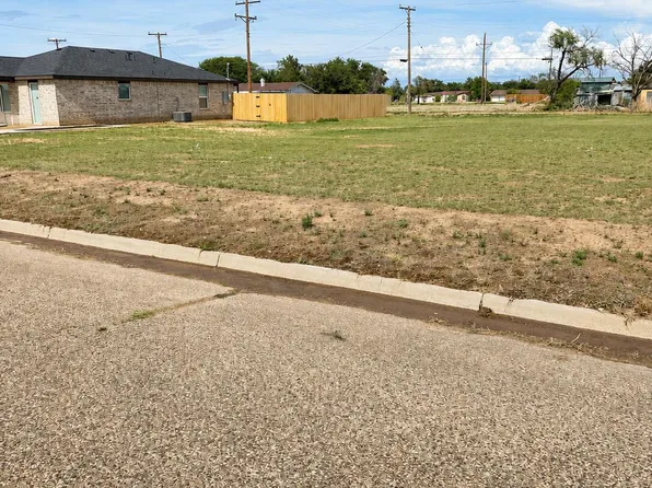 1220 Avenue I, Ralls, TX 79357