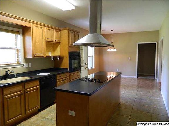 4th image of 2201 Fairmont Dr