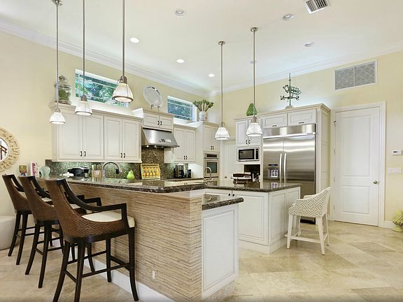 4th image of 18012 SE Heritage Dr