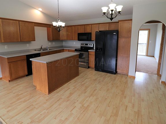 4th image of 1477 Huron Dr