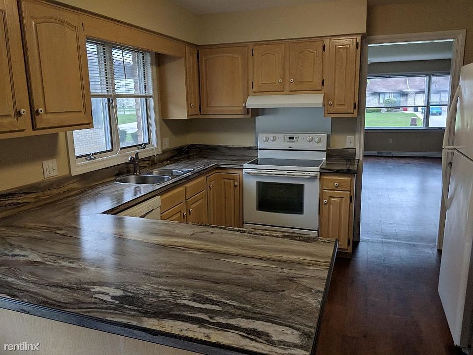 1st image of 298 Cranbrook Dr
