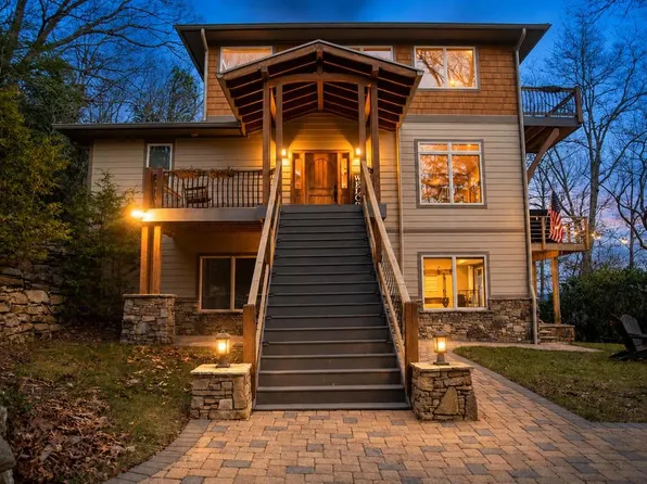 425 Flat Top Mountain Rd, Fairview, NC 28730