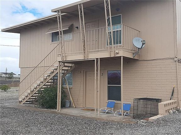 2nd image of 2312 Palisades Dr APT 4