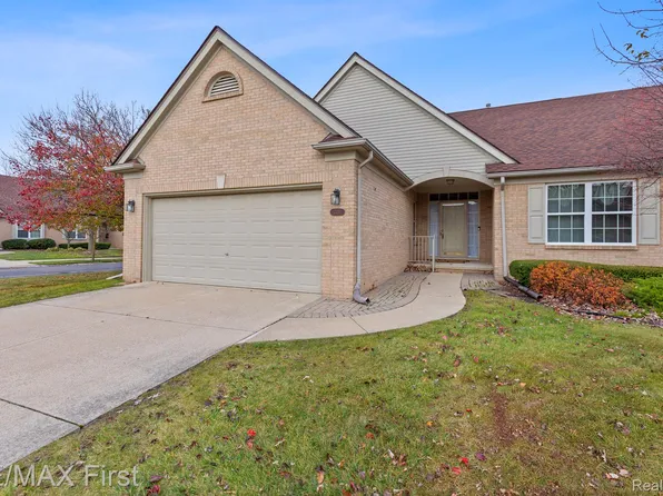 17153 Pond Dr, Clinton Township, MI 48038