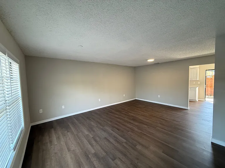 7420 Woodburn Ct #25 — Photo 8