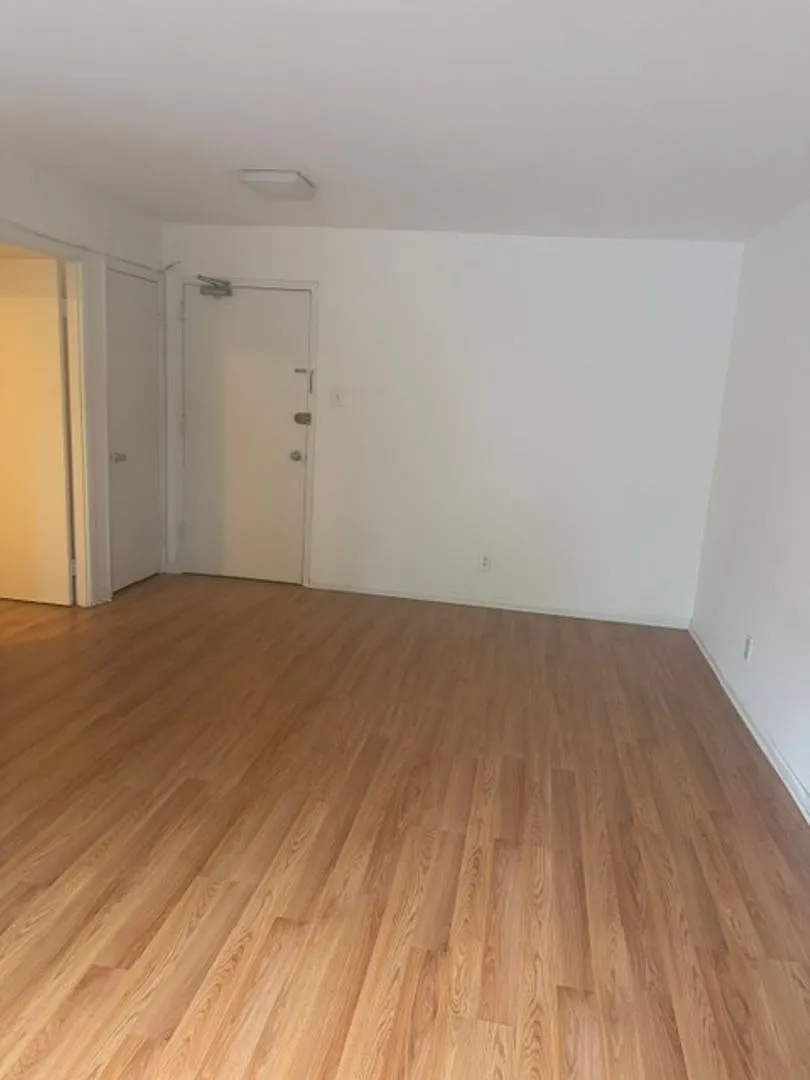 4455 Macarthur Blvd — Photo 2