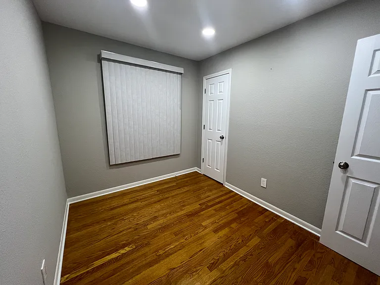 5348 N Lydell Ave — Photo 27