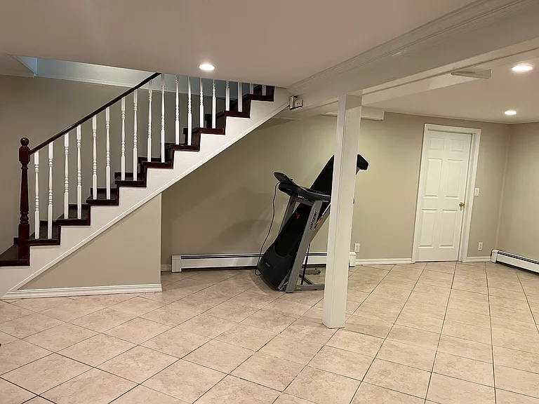 476 Wilson St — Photo 9