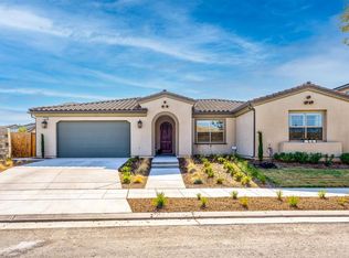 878 Overstone Ave, Madera, CA 93636