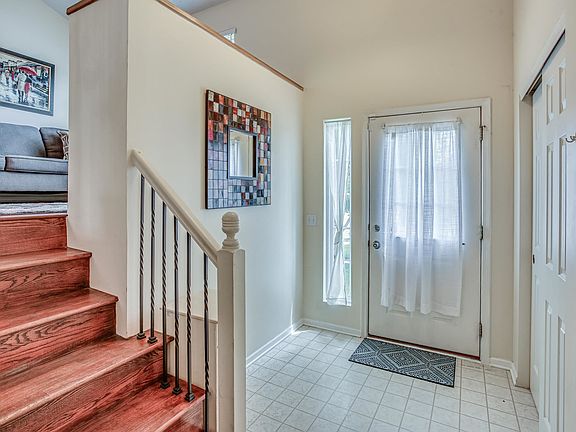 4th image of 16488 Grant St