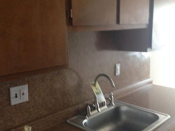 4th image of 1023 Terrace Ln