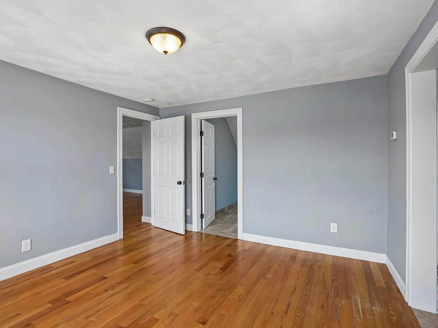 1 bed, 850 sqft, $2,200 — Photo 3