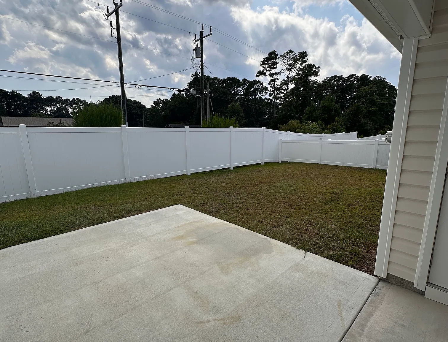 3 bed, 1320 sqft, $1,950 — Photo 4