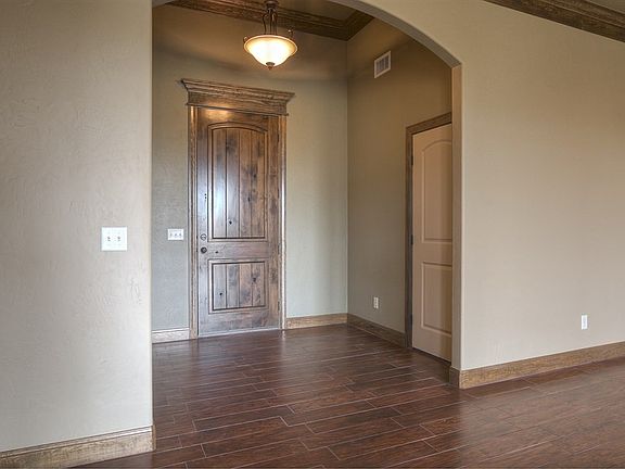 4th image of 12 William Ln